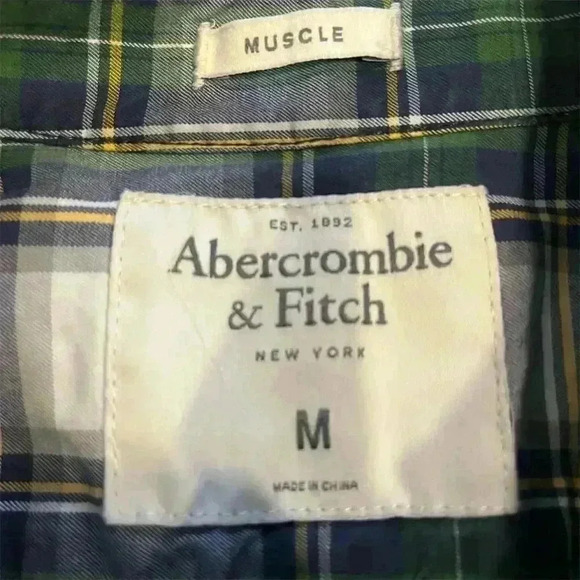 Abercrombie & Fitch Men's Plaid Muscle Fit Button-Up Shirt Size M - Picture 4 of 8